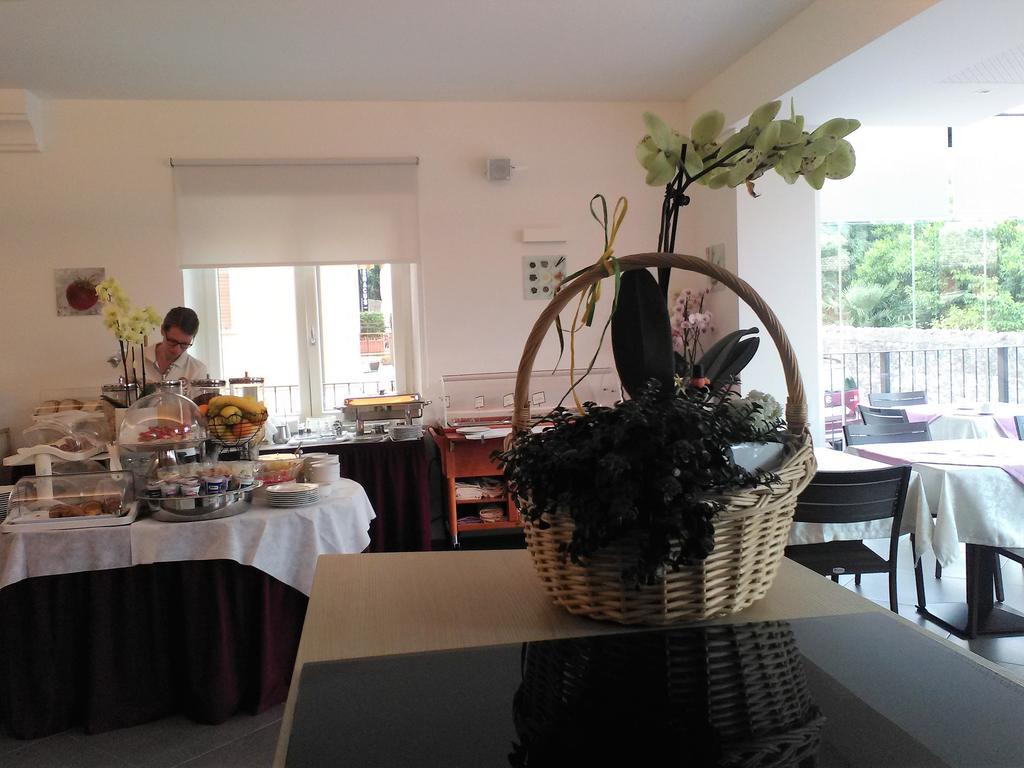 Hotel Orchidea Bardolino Exterior photo